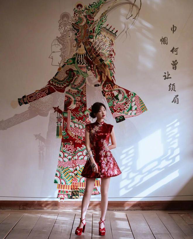式穿搭！王菲、赵雅芝等20位女明星穿搭解析AG旗舰厅最新版2025年春晚带火了新中(图8)