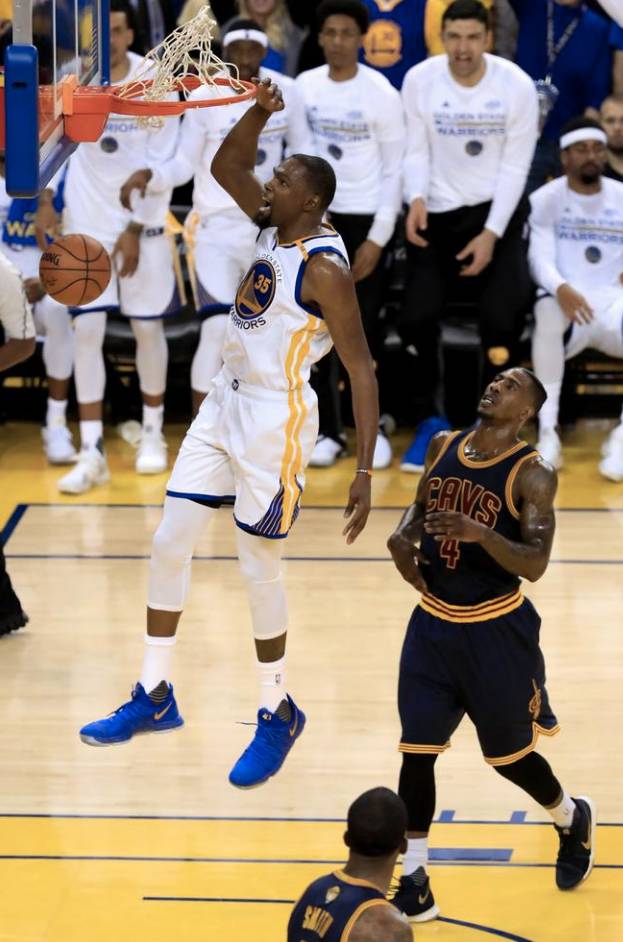 总决赛还有这些鞋值得关注AG旗舰厅网没错！今日(图1)